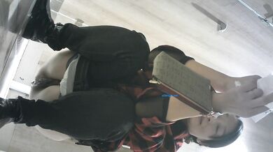 商场女厕全景偷拍多位漂亮小姐姐各种姿势嘘嘘各种美鲍一一呈现 (2)